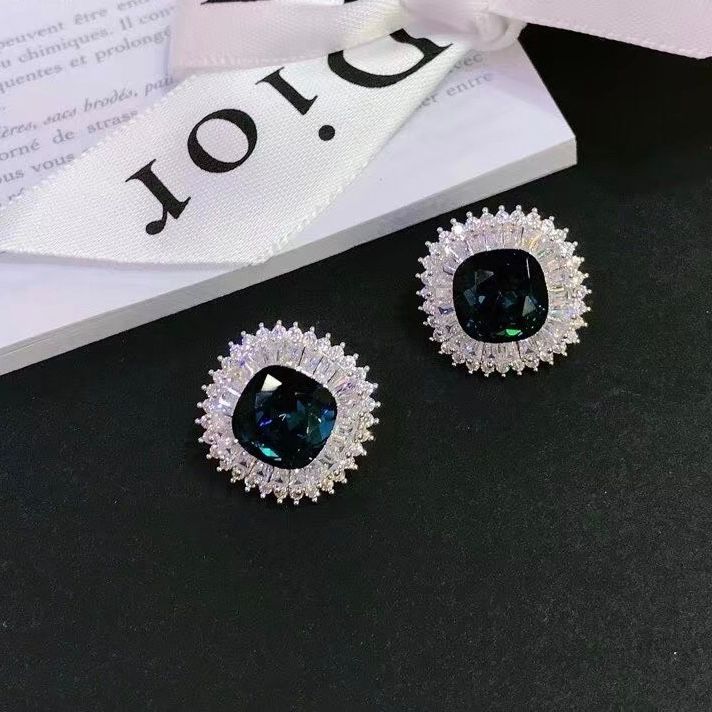  Bông Tai Vuông Bản To Pha Lê Xanh Bích & Trắng Sang Trọng (AP) 