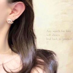  Bông Tai Chanel Màu Vàng Pha Lê Trắng (BS) 