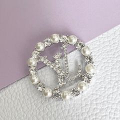  Cài Áo Nam, Nữ - LV Màu Trắng Ngọc Trai & Pha Lê (AC) 