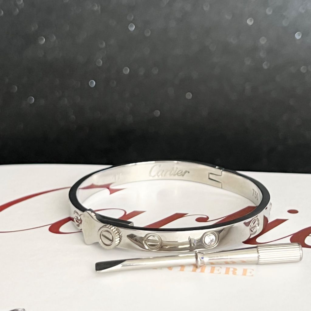  Vòng Tay TiTan Cao Cấp - Cây Đinh Cartier & Tua Vít Màu Trắng Pha Lê (AG) 