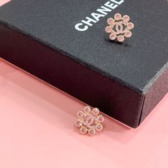  Bông Tai Chanel Cánh Hoa Màu Vàng Pha Lê Hồng (BS) 