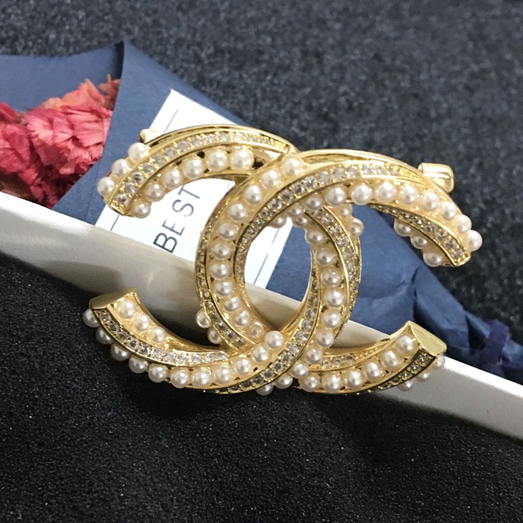  Cài Áo Nam, Nữ - Chanel Màu Vàng Ngọc Trai & Pha Lê Trắng (AZ) 