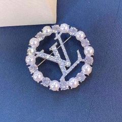  Cài Áo Nam, Nữ - LV Màu Trắng Ngọc Trai & Pha Lê (AC) 