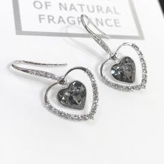  Bông Tai Trái Tim Pha Lê Đen & Trắng (AV) 