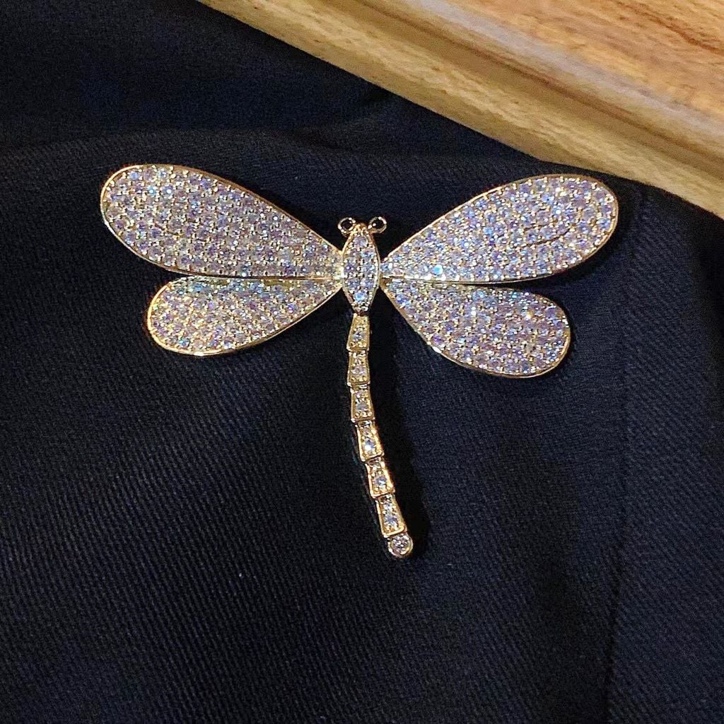  Cài Áo Nam, Nữ - Con Chuồn Chuồn Vàng Bản To Pha Lê Trắng Sang Trọng (AC) 