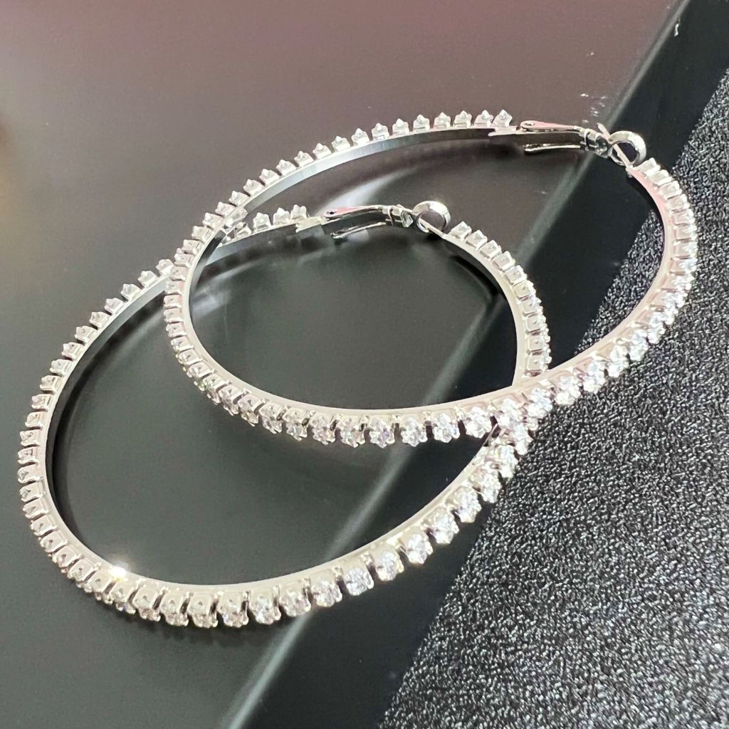  Bông Tai Khoen Tròn Bản To Màu Trắng 7,3cm Pha Lê (BO) 