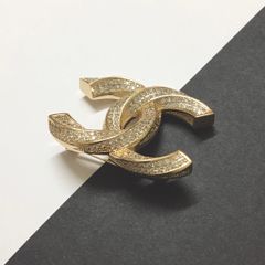  Cài Áo Nam, Nữ - Chanel Xoắn Màu Vàng Hồng Pha Lê Trắng (AA) 