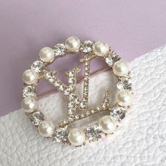  Cài Áo Nam, Nữ - LV Màu Vàng Ngọc Trai & Pha Lê Trắng (AD) 