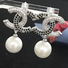  Bông Tai Chanel Màu Trắng Ngọc Trai & Pha Lê Trắng Đen (BI) 