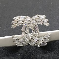  Cài Áo Nam, Nữ - Chanel Lưới Size To Màu Trắng Pha Lê (AJ) 