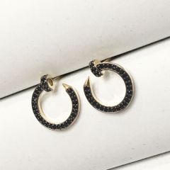  Bông Tai Cartier Cây Đinh Màu Vàng Pha Lê Đen Cá Tính (AD) 