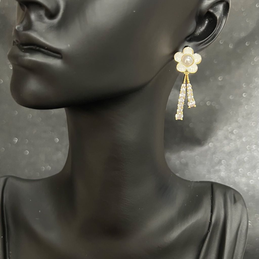  Bông Tai Hoa Trà Màu Vàng Ngọc Trai & Pha Lê Trắng (CG) 