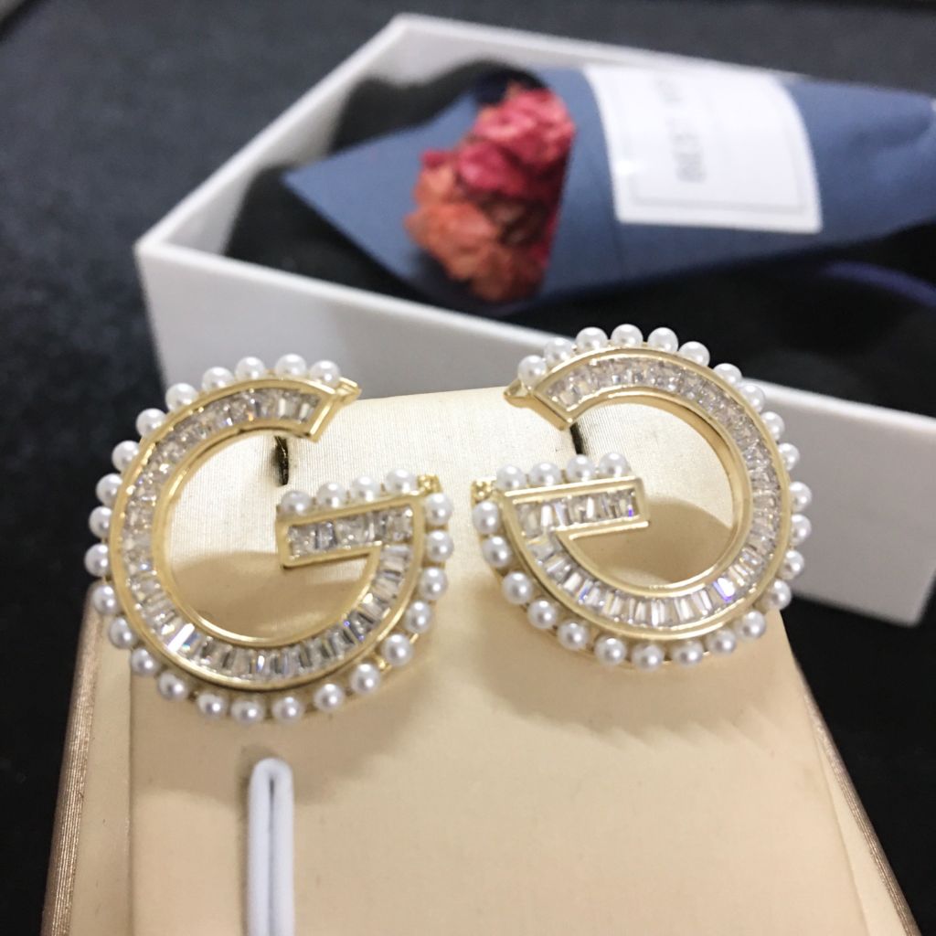  Bông Tai Gucci Bản To Màu Vàng Ngọc Trai & Pha Lê Trắng (AA) 