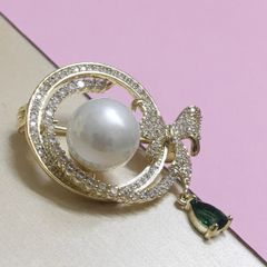  Cài Áo Chiếc Nơ Và Giọt Nước Pha Lê Xanh & Ngọc Trai (AI) 