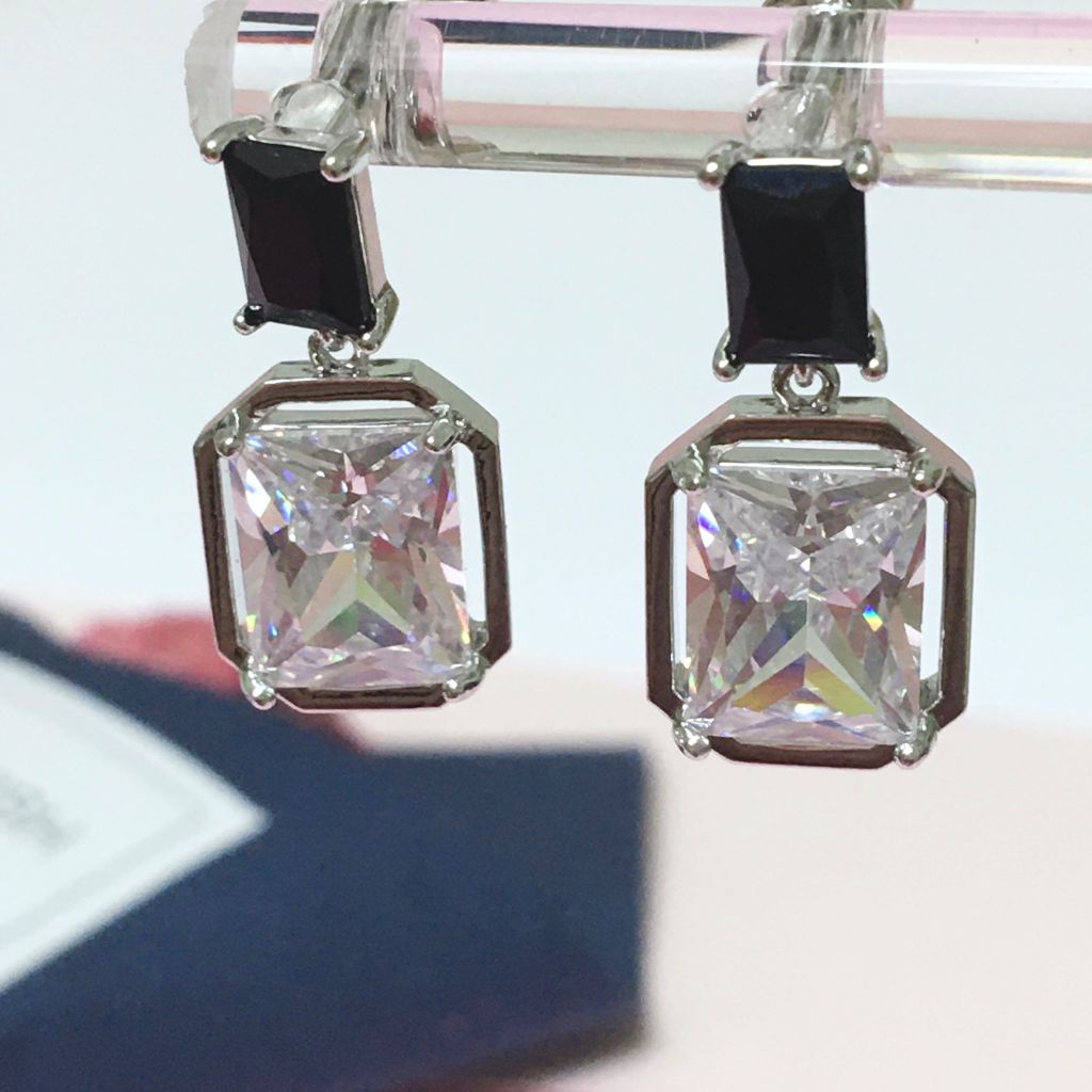  Bông Tai Chữ Nhật Màu Trắng Pha Lê Trắng Đen (AG) 