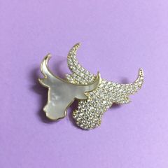  Cài Áo Nam, Nữ - 2 Con Trâu Vỏ Trai Thiên Nhiên & Pha Lê (AB) 