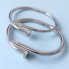  Vòng Tay Cặp Đôi Tình Yêu - Cartier Cây Đinh Màu Trắng Titan Cao Cấp Pha Lê (AO) 