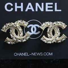  Bông Tai Chanel Bản To Màu Vàng Ngọc Trai & Pha Lê Trắng (BK) 