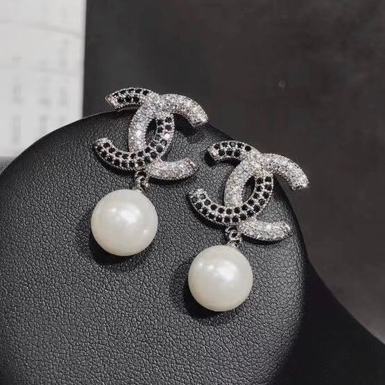  Bông Tai Chanel Màu Trắng Ngọc Trai & Pha Lê Trắng Đen (BI) 