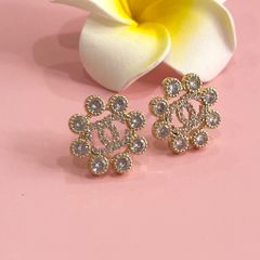  Bông Tai Chanel Cánh Hoa Màu Vàng Pha Lê Hồng (BS) 