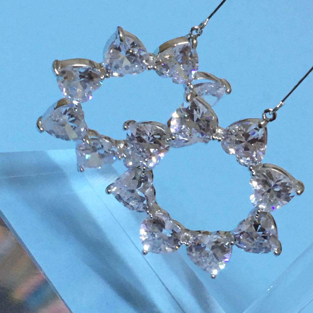  Bông Tai Tua Rua 9 Trái Tim Pha Lê Trắng (AL) 