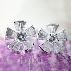  Bông Tai Cánh Hoa Bản To Pha Lê Trắng Sang Trọng (AJ) 