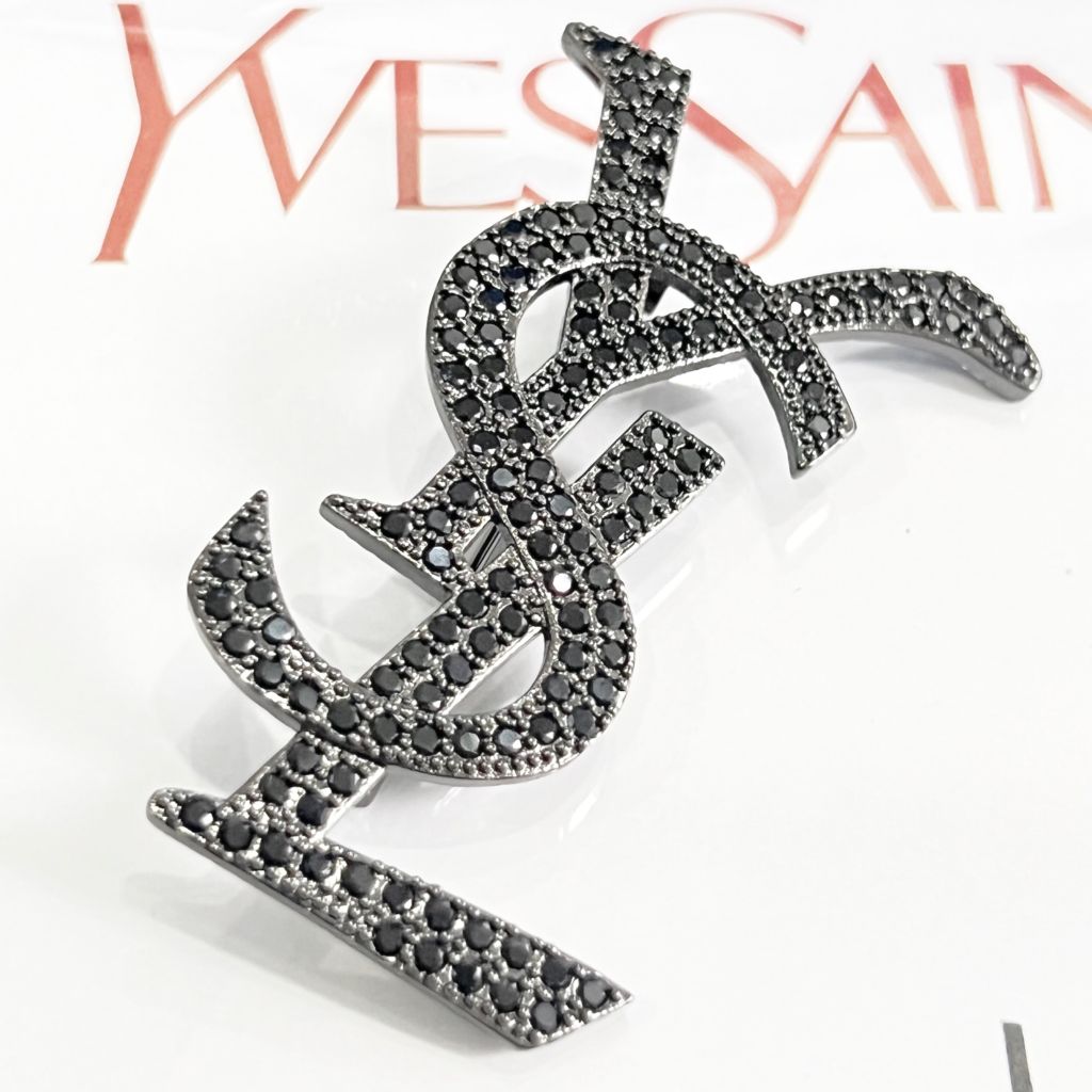  Cài Áo YSL Bản To Pha Lê Đen Sang Trọng (AN) 