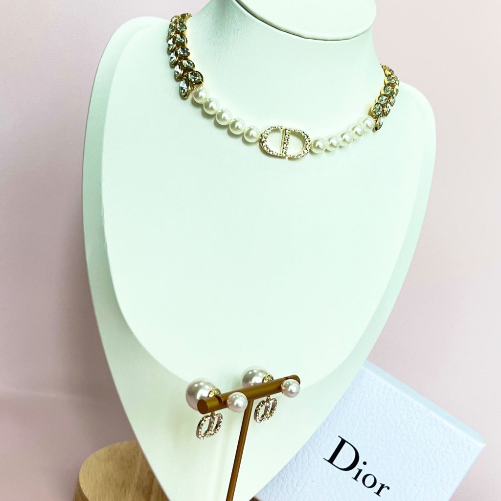  Bộ Trang Sức Dior Trắng - Vòng cổ Choker & Bông Tai Ngọc Trai, Pha Lê 2 Kiểu Đeo Quý Phái (AL) 