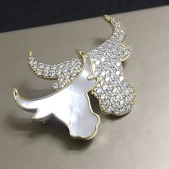  Cài Áo Nam, Nữ - 2 Con Trâu Vỏ Trai Thiên Nhiên & Pha Lê (AB) 