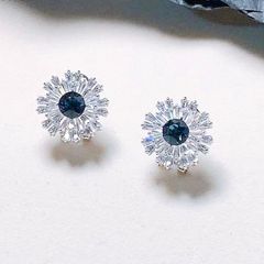  Bông Tai Cánh Hoa Pha Lê Xanh Bích & Trắng Sang Trọng (BE) 