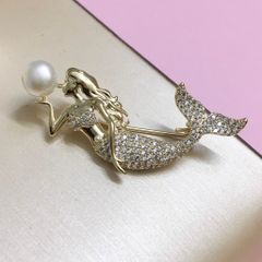  Cài Áo Nàng Tiên Cá Ngọc Trai & Pha Lê Trắng 