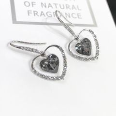  Bông Tai Trái Tim Pha Lê Đen & Trắng (AV) 