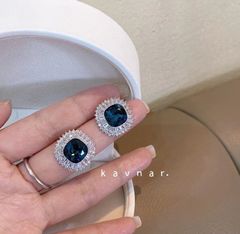  Bông Tai Vuông Bản To Pha Lê Xanh Bích & Trắng Sang Trọng (AP) 