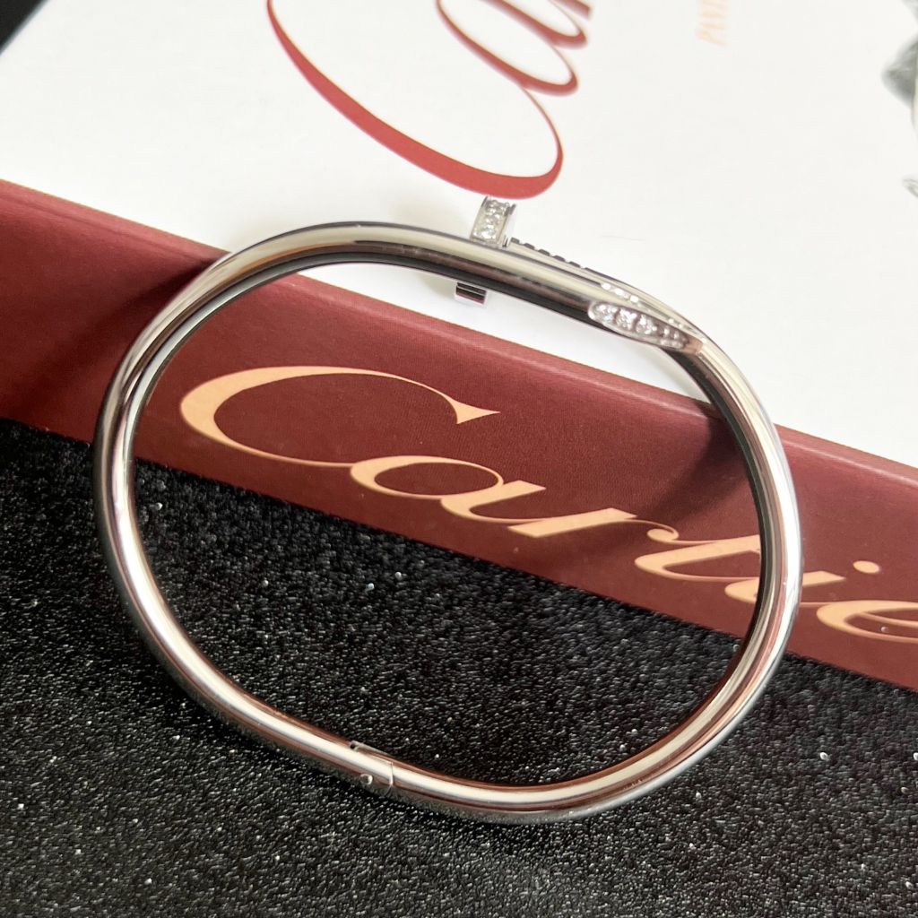  Vòng Tay Nam, Nữ TiTan Cao Cấp - Cartier Cây Đinh Màu Trắng Pha Lê (AH) 