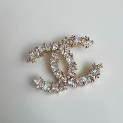  Cài Áo Nam, Nữ - Chanel Màu Vàng Bản To Pha Lê Trắng (CH) 