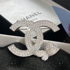  Cài Áo Chanel & Con Bướm Màu Trắng Pha Lê (CQ) 