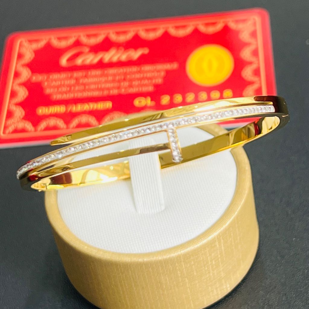  Vòng Tay TiTan Cao Cấp - Cây Đinh Cartier Màu Vàng Pha Lê (AK) 