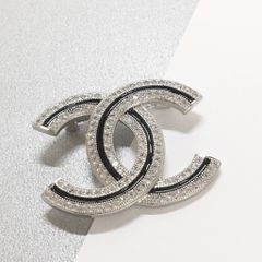  Cài Áo Nam, Nữ - Chanel Màu Trắng Đen Pha Lê (BA) 