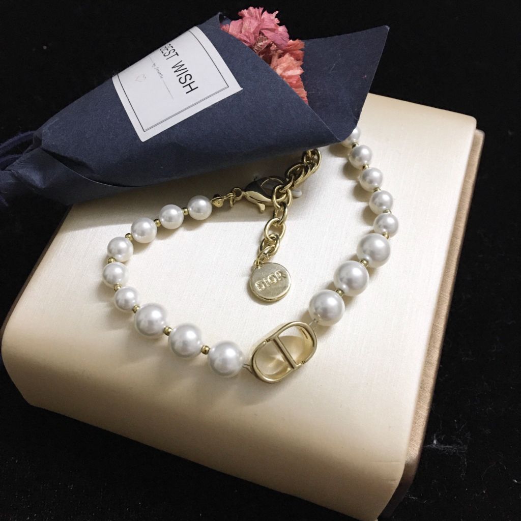  Vòng Tay Dior Màu Vàng Ngọc Trai Trắng Quý Phái (AA) 