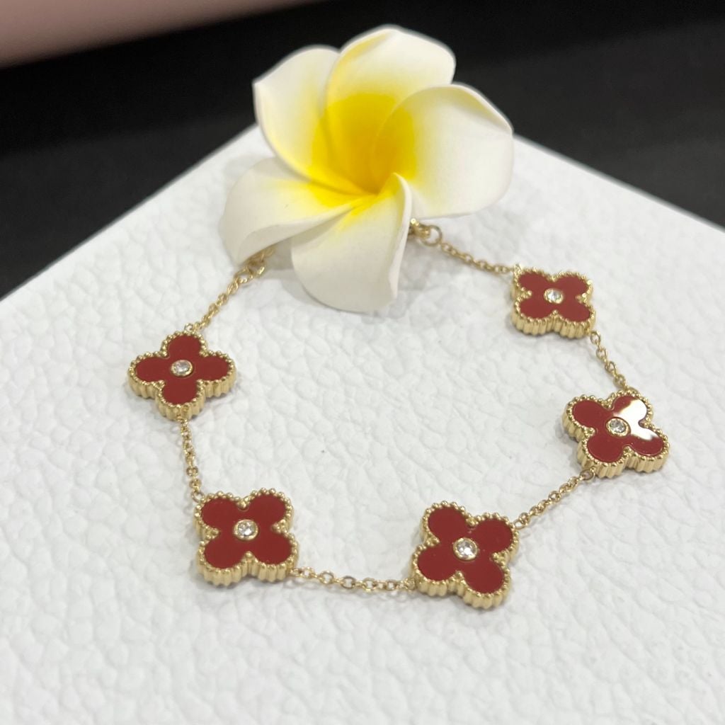  Vòng Tay TiTan Cao Cấp - Cỏ 4 Lá May Mắn Màu Đỏ 1,3cm Pha Lê (AG) 