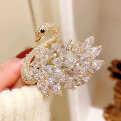  Cài Áo - Thiên Nga Màu Vàng Pha Lê Trắng (AI) 