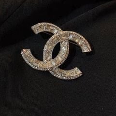  Cài Áo Nam, Nữ - Chanel Màu Vàng Bản To Pha Lê Trắng (CG) 