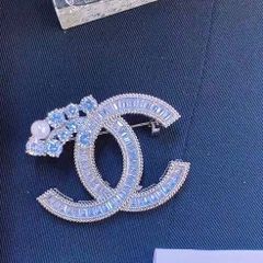  Cài Áo Nam, Nữ - Chanel Màu Trắng Ngọc Trai & Pha Lê (CE) 