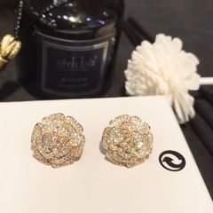  Bông Tai Chanel Hoa Trà Vàng Bản To Pha Lê Trắng (CB) 