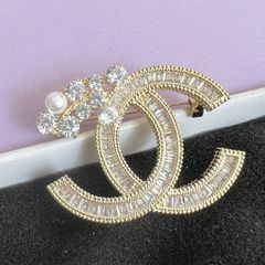  Cài Áo Nam, Nữ - Chanel Màu Vàng Ngọc Trai & Pha Lê Trắng (CF) 