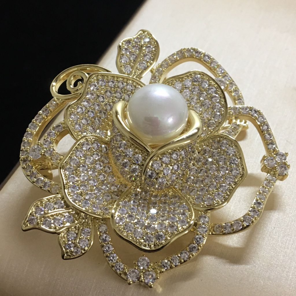  Cài Áo Hoa Hồng Vàng Ngọc Trai & Pha Lê Trắng (AK) 