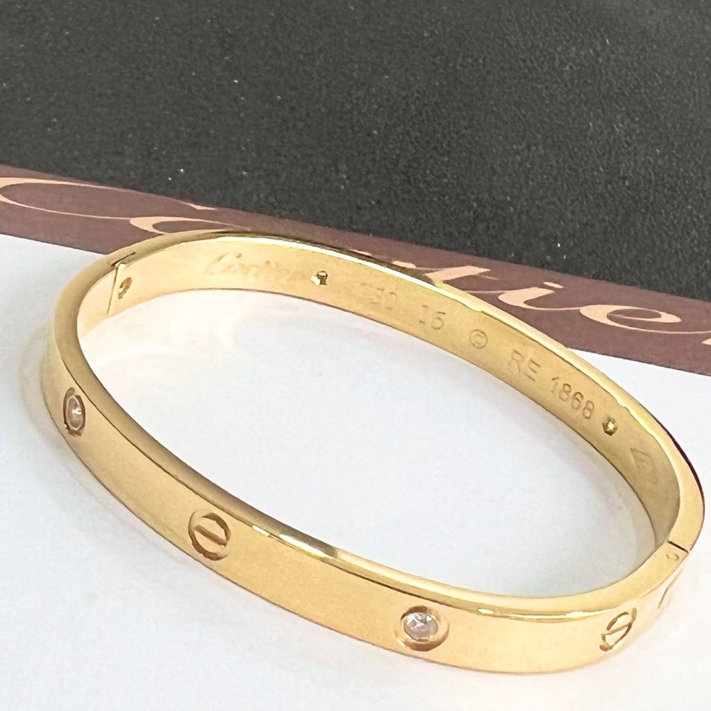  Vòng Tay Nam, Nữ TiTan Cao Cấp - Cartier Màu Vàng Pha Lê Trắng (AI) 