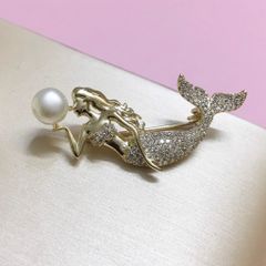  Cài Áo Nàng Tiên Cá Ngọc Trai & Pha Lê Trắng 