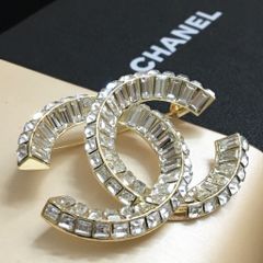  Cài Áo Nam, Nữ - Chanel Màu Vàng Bản To Pha Lê Trắng (BQ) 