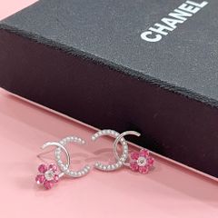  Bông Tai Chanel Cánh Hoa Bản To Màu Trắng Ngọc Trai & Pha Lê Hồng (CL) 